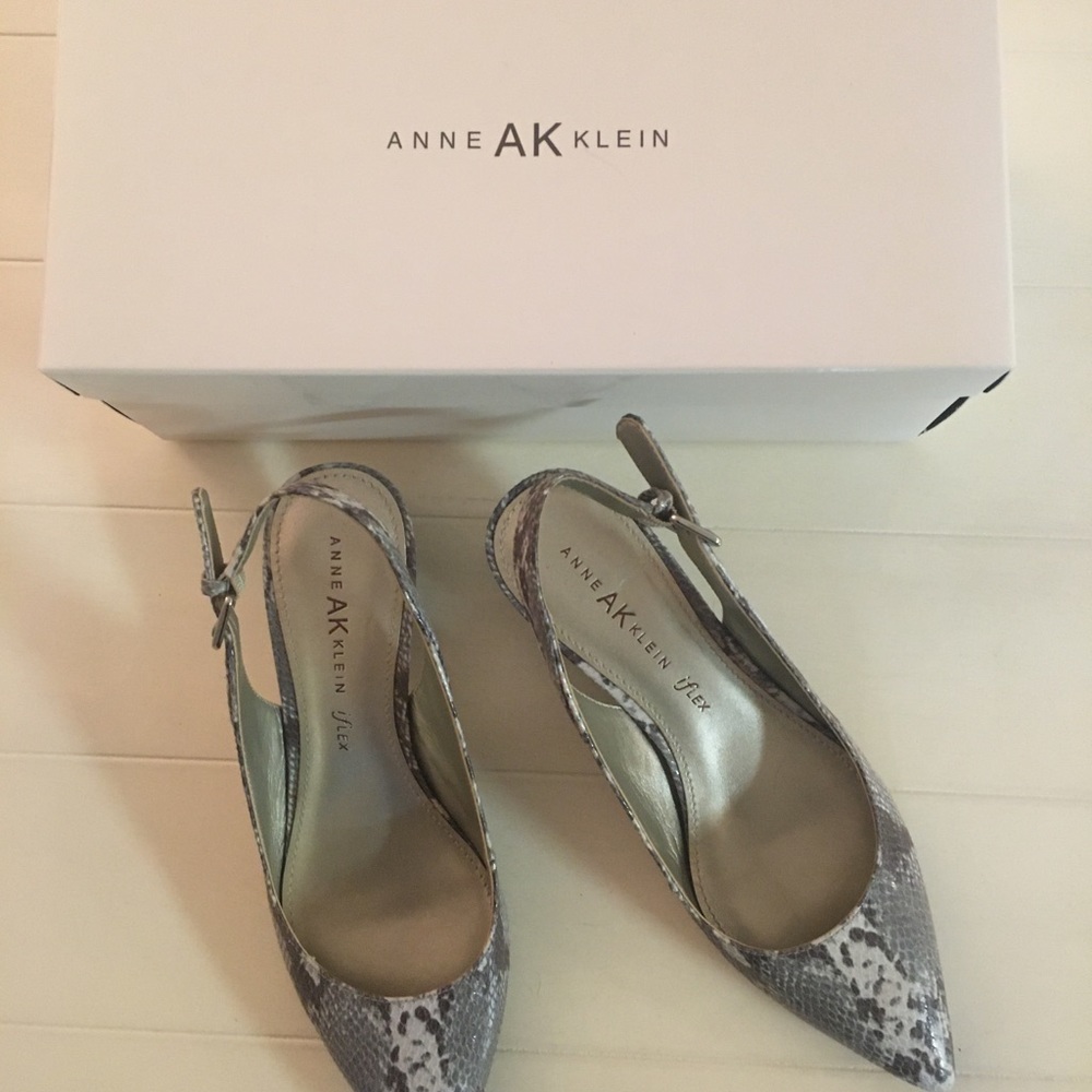 Anne AK Klein pumps